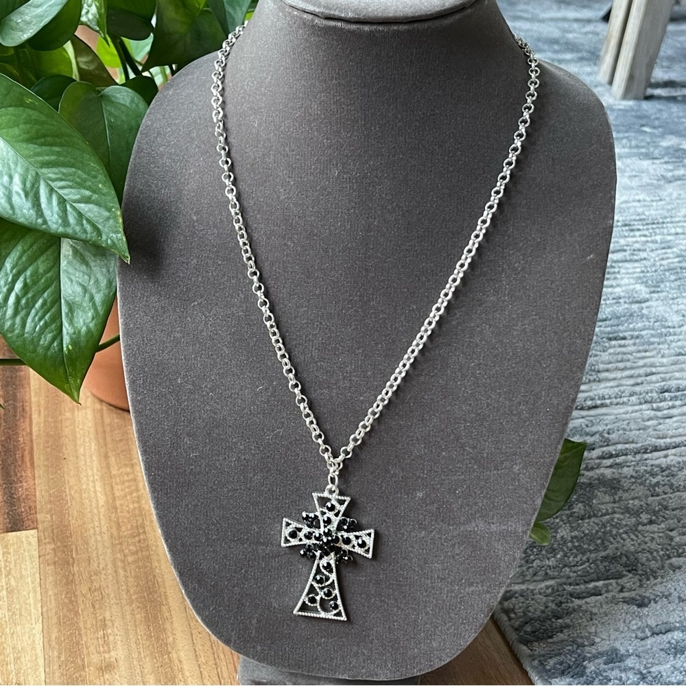 Vintage Sterling Silver Chain Necklace with‎ Christian Cross with Black Accents